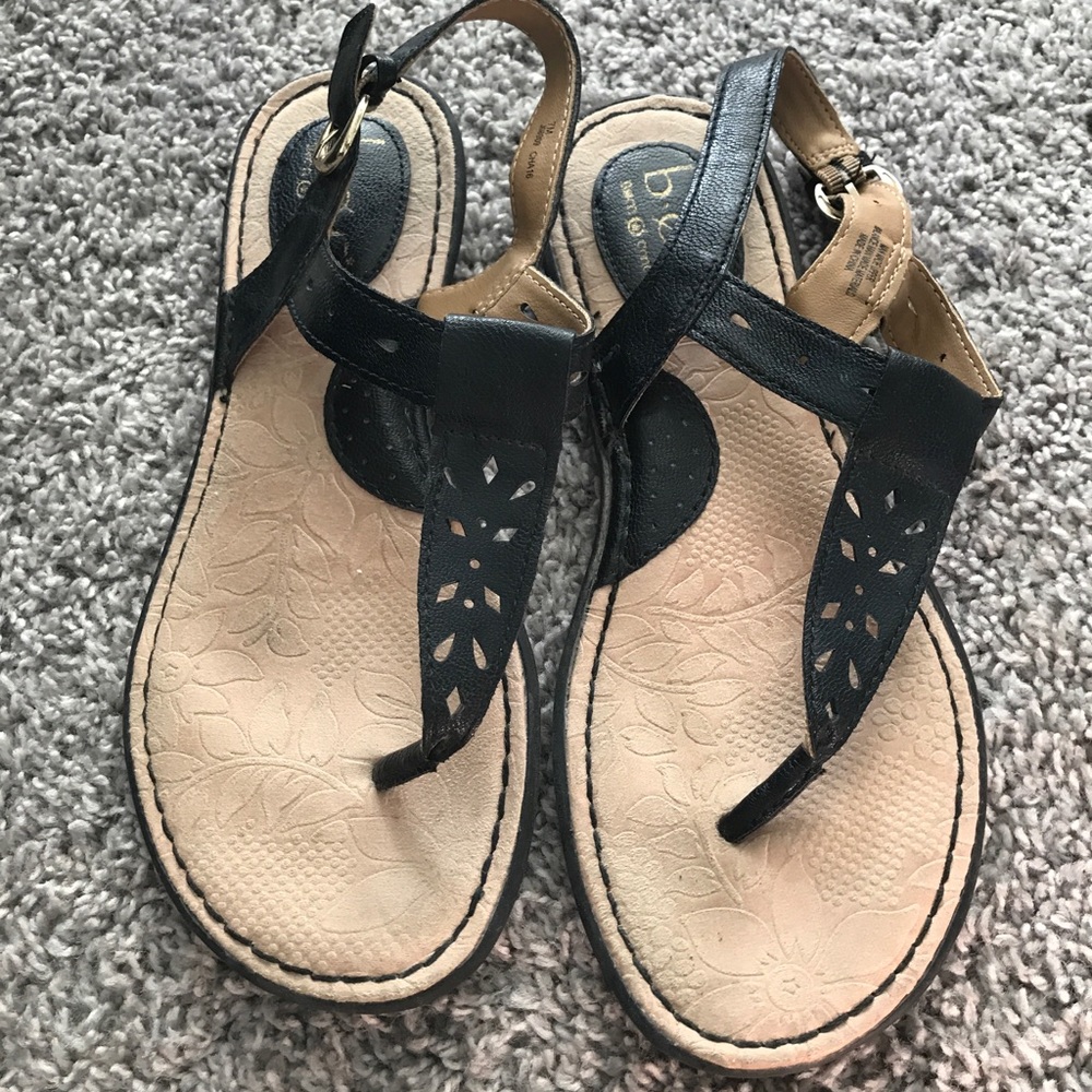 Black t strap sandals